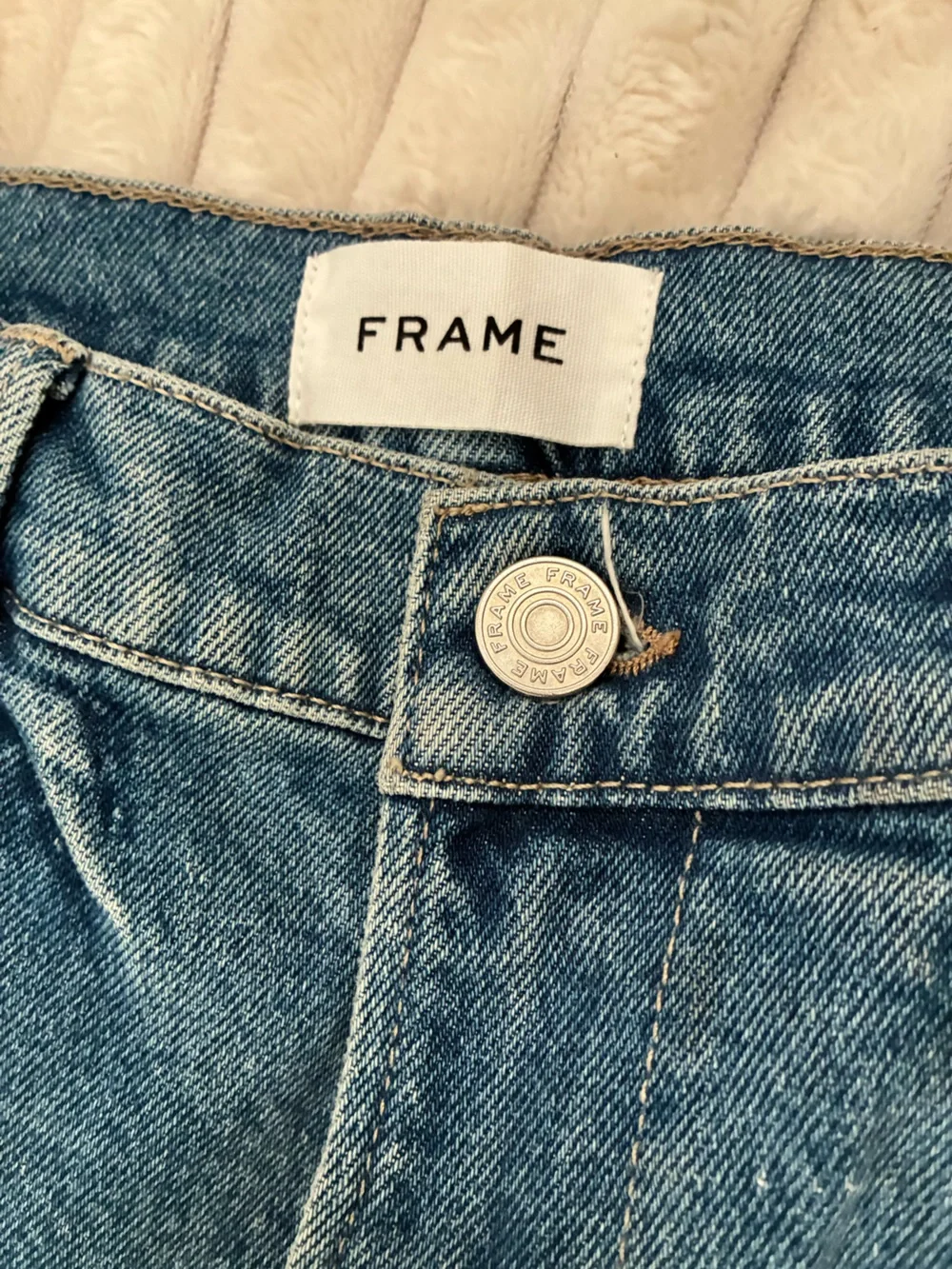 Frame Le High Straight Jeans